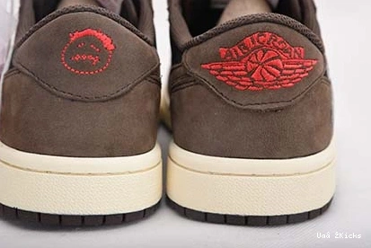 TRAVIS 7531 JORDAN LOW 1 262 AIR MOCHA SCOTT DARK CQ4277- AllSeason 0618
